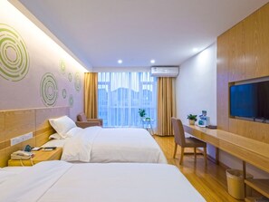 ตู้นิรภัยในห้องพัก, ผ้าม่านกันแสง, เตารีด/โต๊ะรีดผ้า, Wi-Fi ฟรี