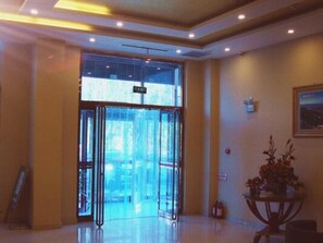 Interior entrance - GreenTree Inn ZhangJiaKou Qiaoxi District WuYi East Street JianXing Express Hotel (Zhangjiakou)