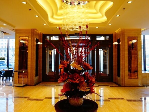 Lobby - GreenTree Inn LiaoYuan Longshan District Train station Longjihuadian Hotel_ (Liaoyuan)