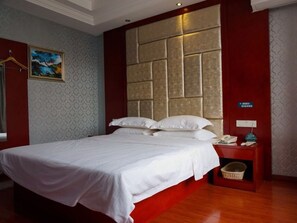 Blendingsgardiner, strykejern/-brett og wi-fi (inkludert)