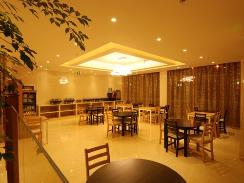 GreenTree Inn TaiZhou JingJiang ZhongZhou Road Sunshine International Business Hotel