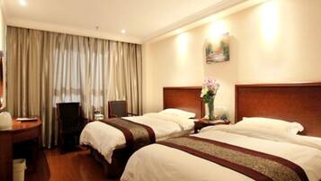 ستائر تعتيم ومكواة/لوح كي وواي فاي مجانًا وملاءات أسرّة