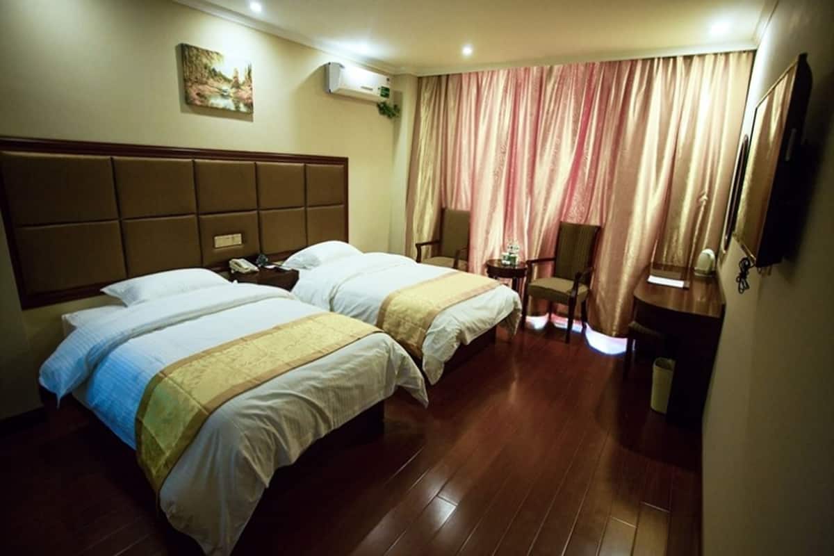 Superior Twin Room | Blackout drapes, iron/ironing board, free WiFi