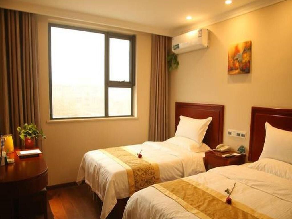 In-room safe, blackout drapes, iron/ironing board, free WiFi