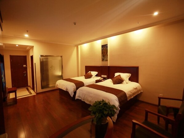 Twin Room | Blackout drapes, iron/ironing board, free WiFi