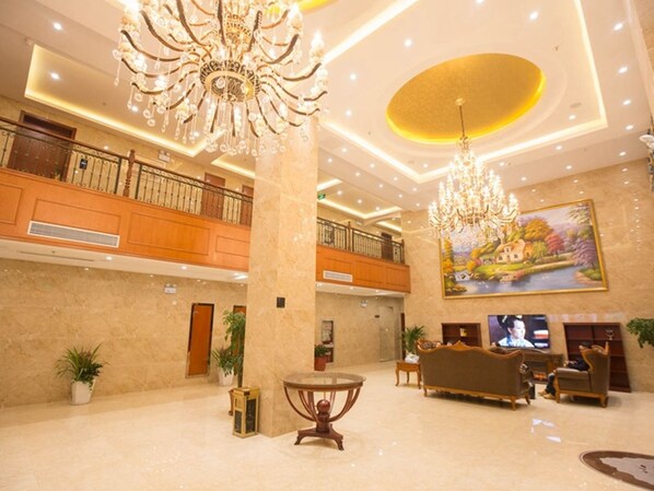 Lobby - GreenTree Inn ChiZhou QingYang County Jiuhua Mountain Rongxing Building Hotel (Chizhou)