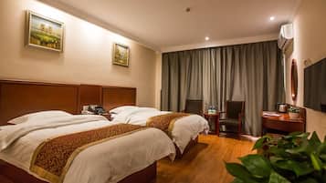 Blackout curtains, iron/ironing board, free WiFi