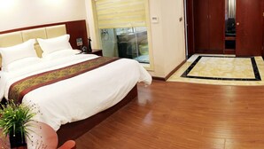 ผ้าม่านกันแสง, เตารีด/โต๊ะรีดผ้า, Wi-Fi ฟรี