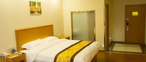 客房内保险箱、遮光窗帘、熨斗/熨板、免费 WiFi