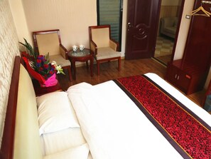 Double Room | Blackout drapes, iron/ironing board, free WiFi