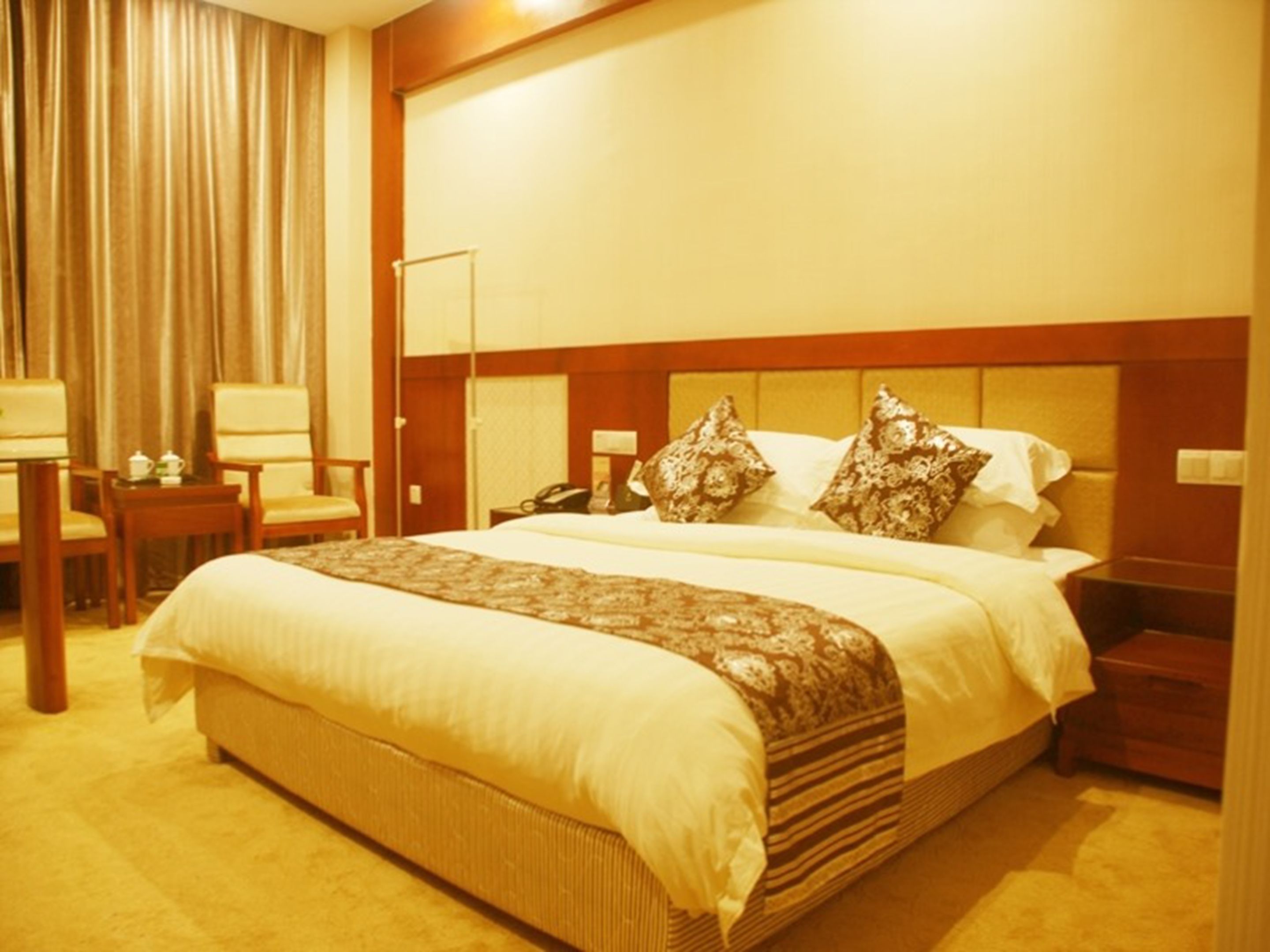 Blackout curtains, iron/ironing board, free WiFi