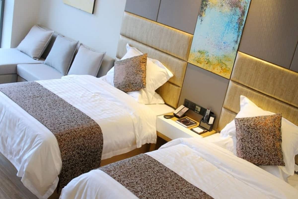 Blackout curtains, iron/ironing board, free WiFi