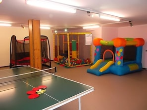 Children's play area - indoor - Hotel Residence La Rosa (Castione della Presolana)