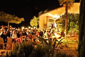 Terrace/patio - Château La Sabine (Saint-Laurent-de-la-Cabrerisse)