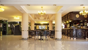 Bar (on property) - Hotel Christ Roi (Lourdes)