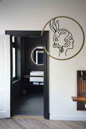 Superior Double Room | In-room safe, blackout drapes, soundproofing, iron/ironing board - Alex Maastricht (Maastricht)