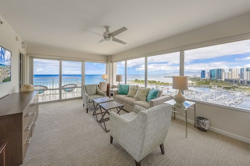 Comfort Room, Multiple Beds, Ocean View, Beachside (24262343) | Living area