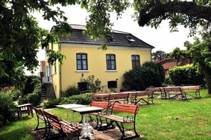 Tempat makan outdoor