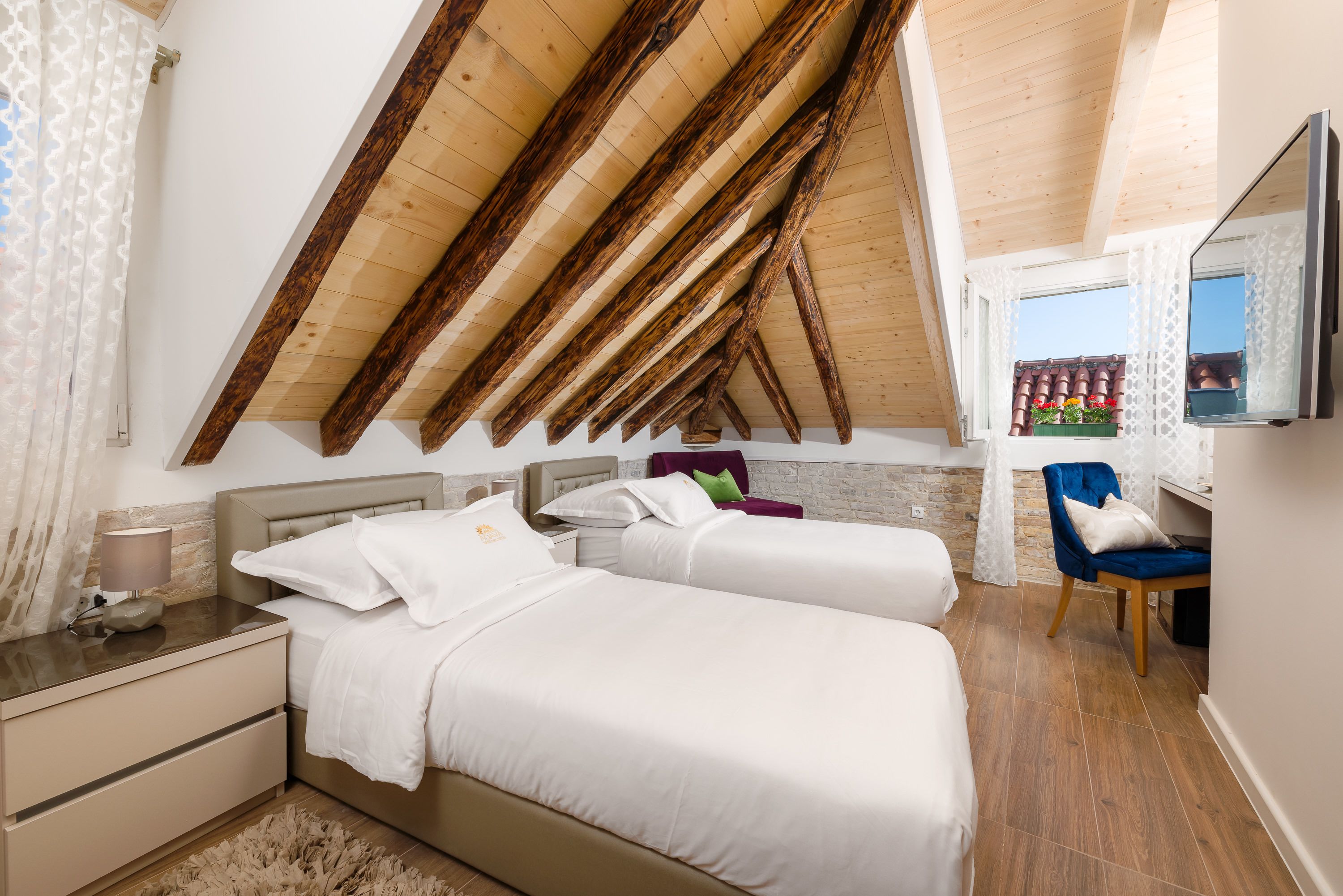 city triple room | minibar, in-room safe, desk, soundproofing