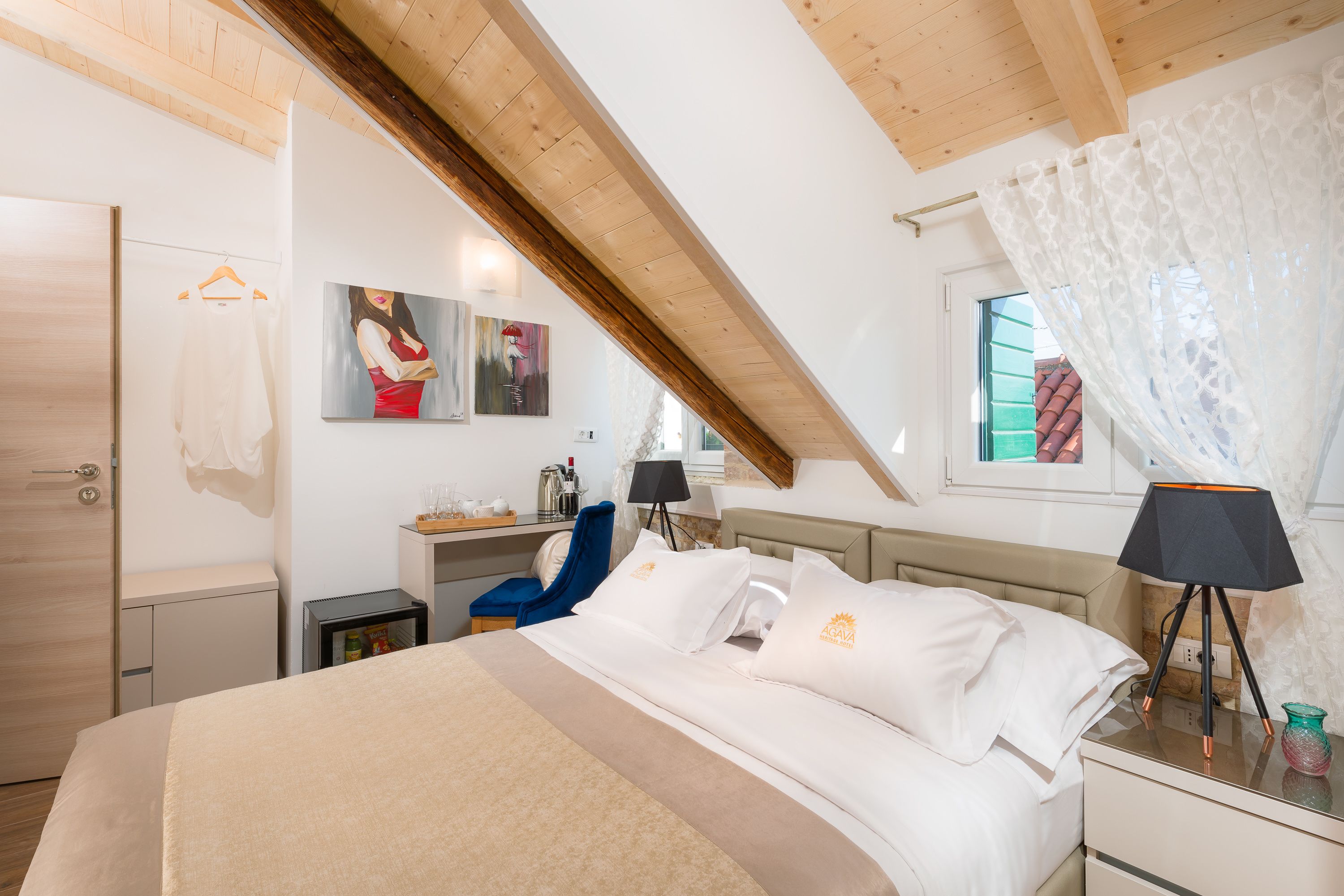 city double room | minibar, in-room safe, desk, soundproofing