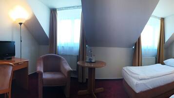 Standard Twin Room | In-room safe, desk, blackout curtains, iron/ironing board