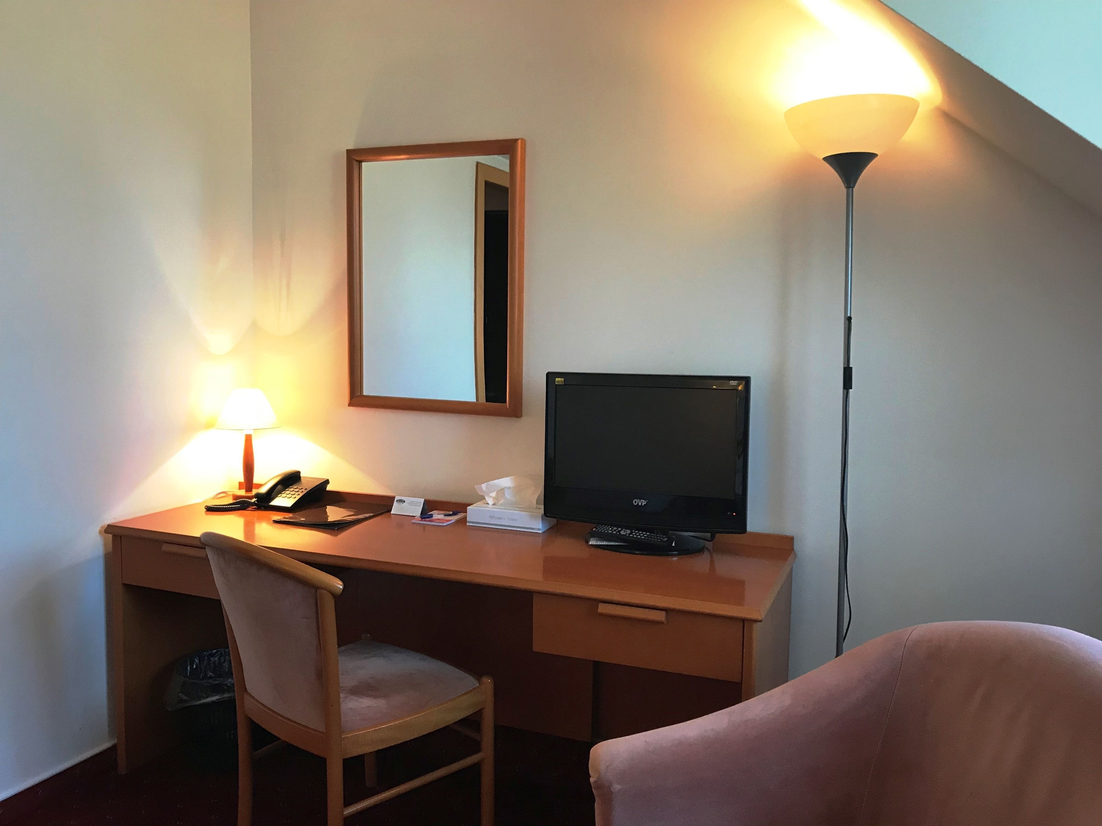 standard twin room | in-room safe, desk, blackout curtains, iron/ironing board