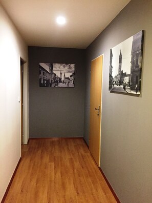 Apartamento superluxo, 2 quartos | Cofres nos quartos, escrivaninha, cortinas blackout