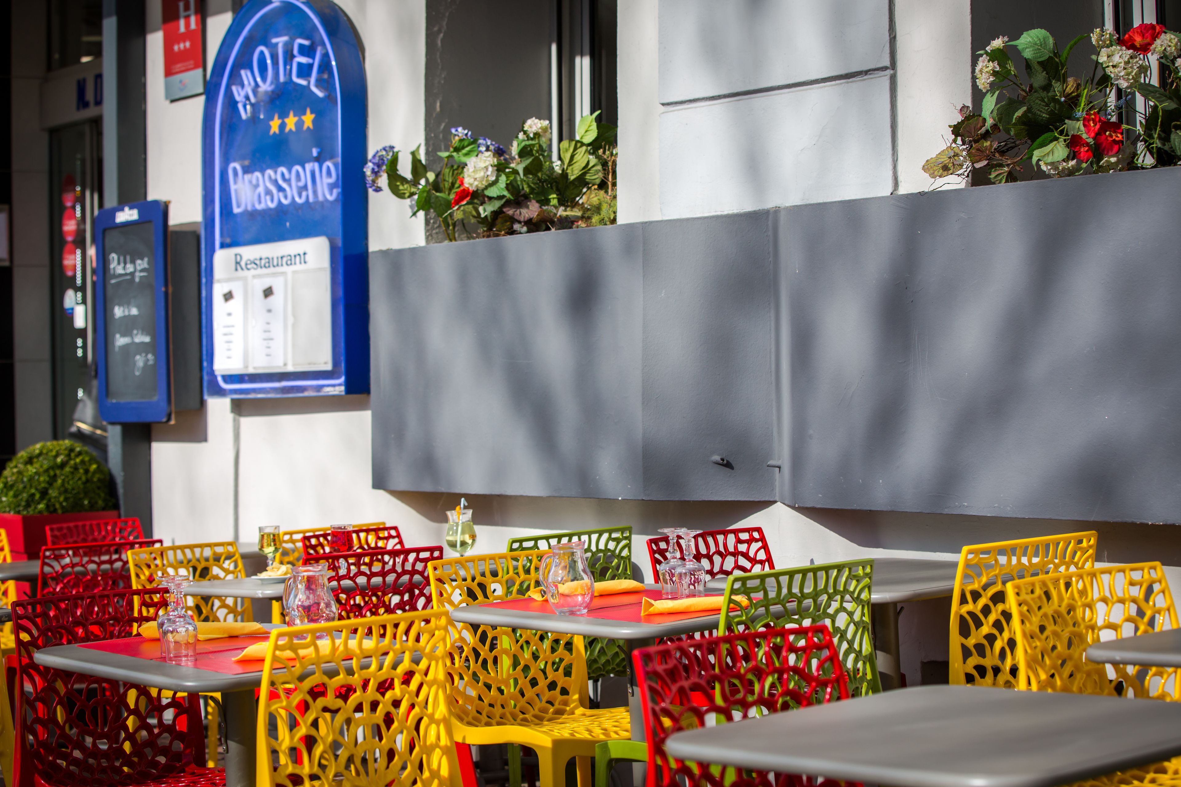 lunch and dinner served, french cuisine