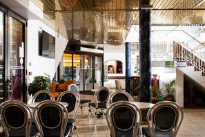 Bar (on property) - Hôtel Hélianthe (Lourdes)