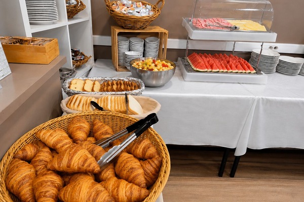Daily buffet breakfast for a fee