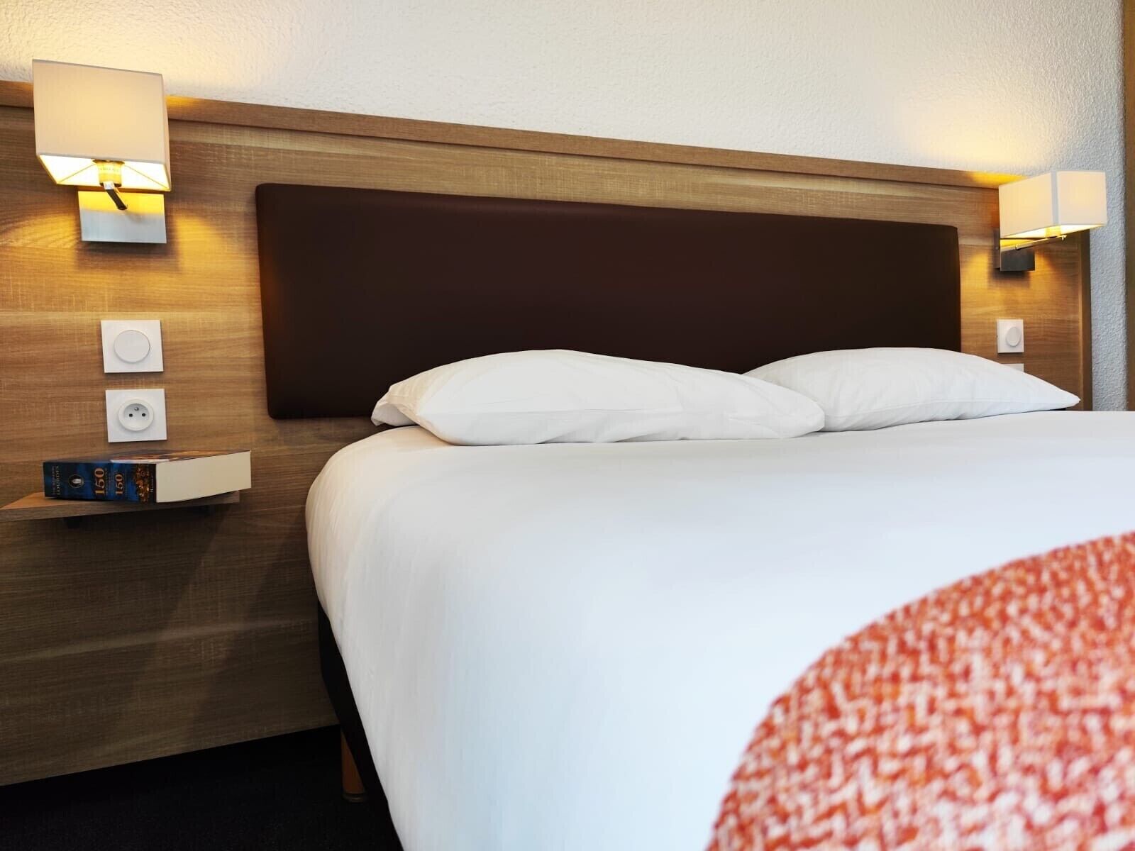 standard double room | desk, blackout curtains, soundproofing, free cots/infant beds