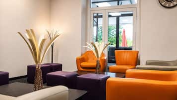 Coin salon dans le hall