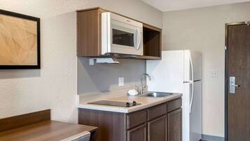 Desk, laptop workspace, free WiFi, bed sheets