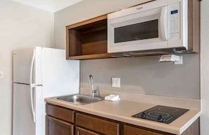 Desk, laptop workspace, free WiFi, bed sheets - Extended Stay America Select Suites - Charlotte - Northlake (Charlotte)