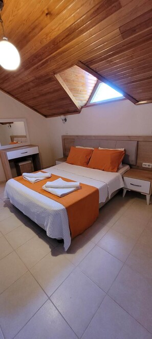 Familjeloft | 2 sovrum, sängtillbehör av högsta kvalitet, skrivbord och ljudisolering