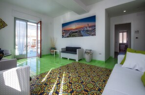 Lobby sitting area - Sunset Rooms (Massa Lubrense)