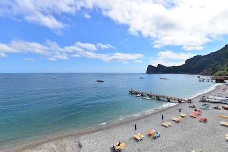 Una playa cerca