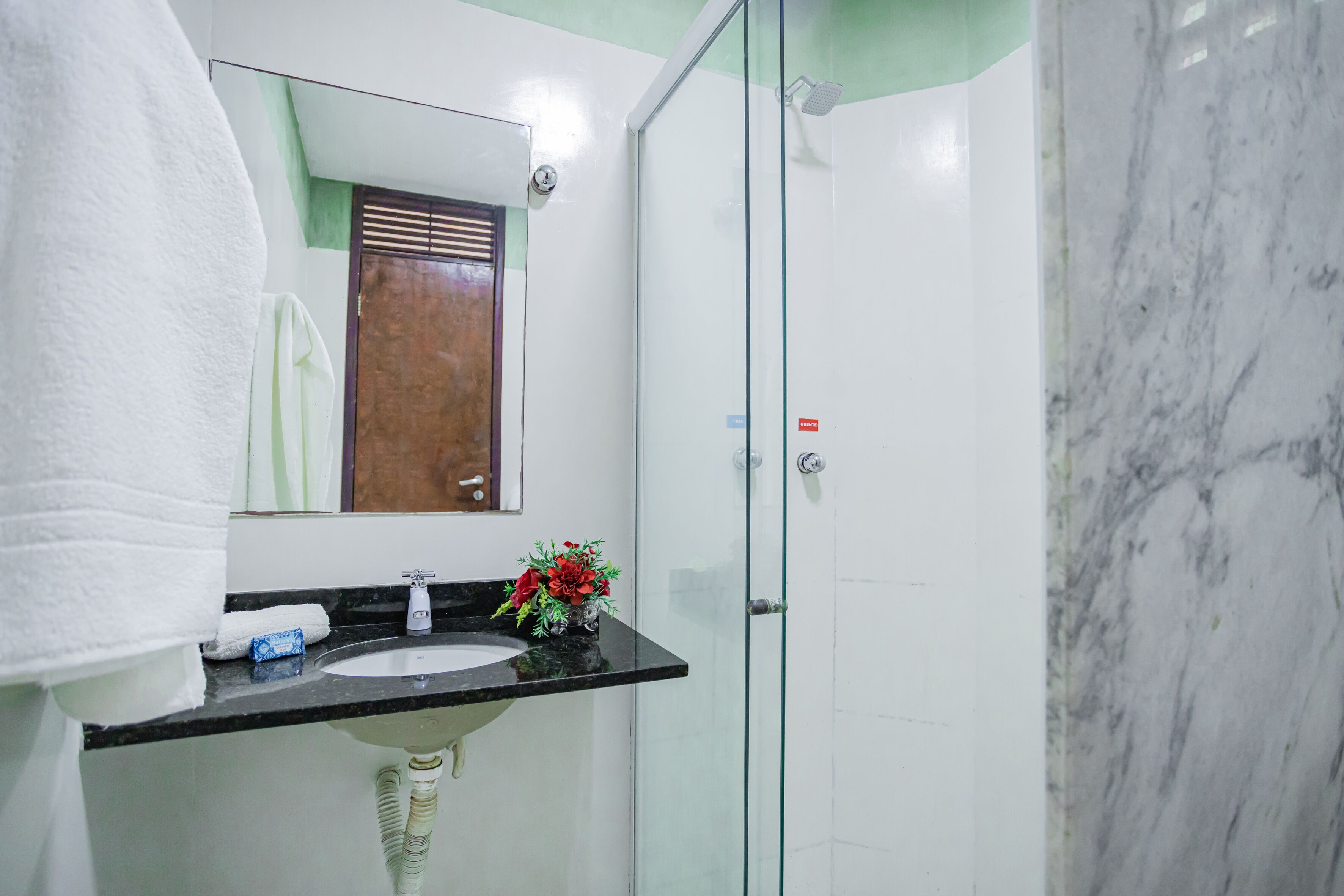 shower, free toiletries, towels