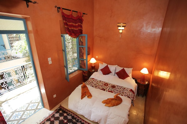 Desk, soundproofing, iron/ironing board, free cots/infant beds