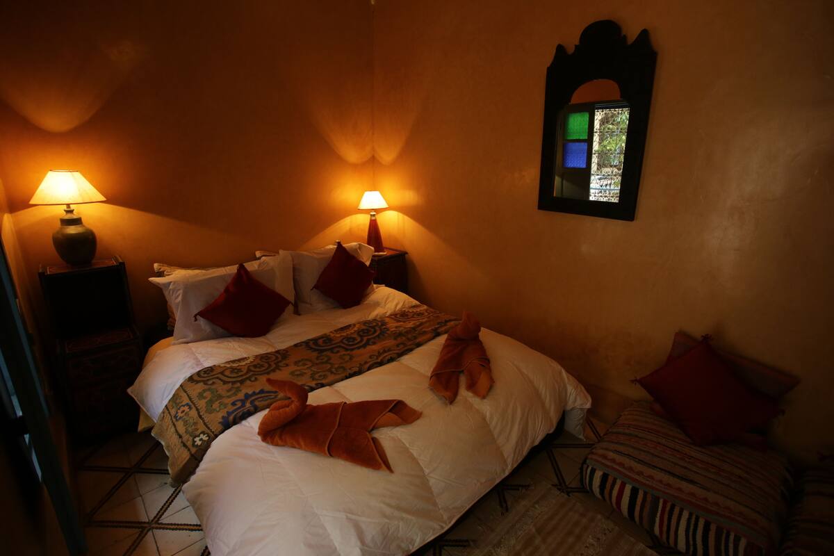 Desk, soundproofing, iron/ironing board, free cots/infant beds