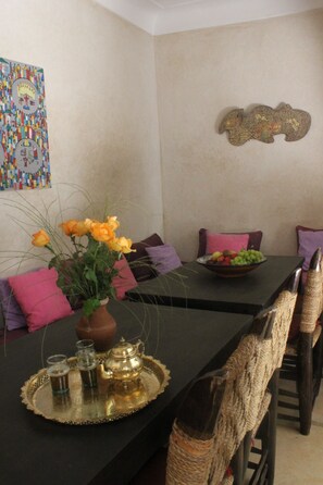 Free daily cooked-to-order breakfast