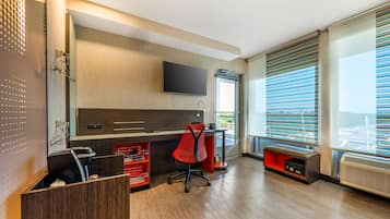 Premium bedding, in-room safe, blackout drapes, free WiFi