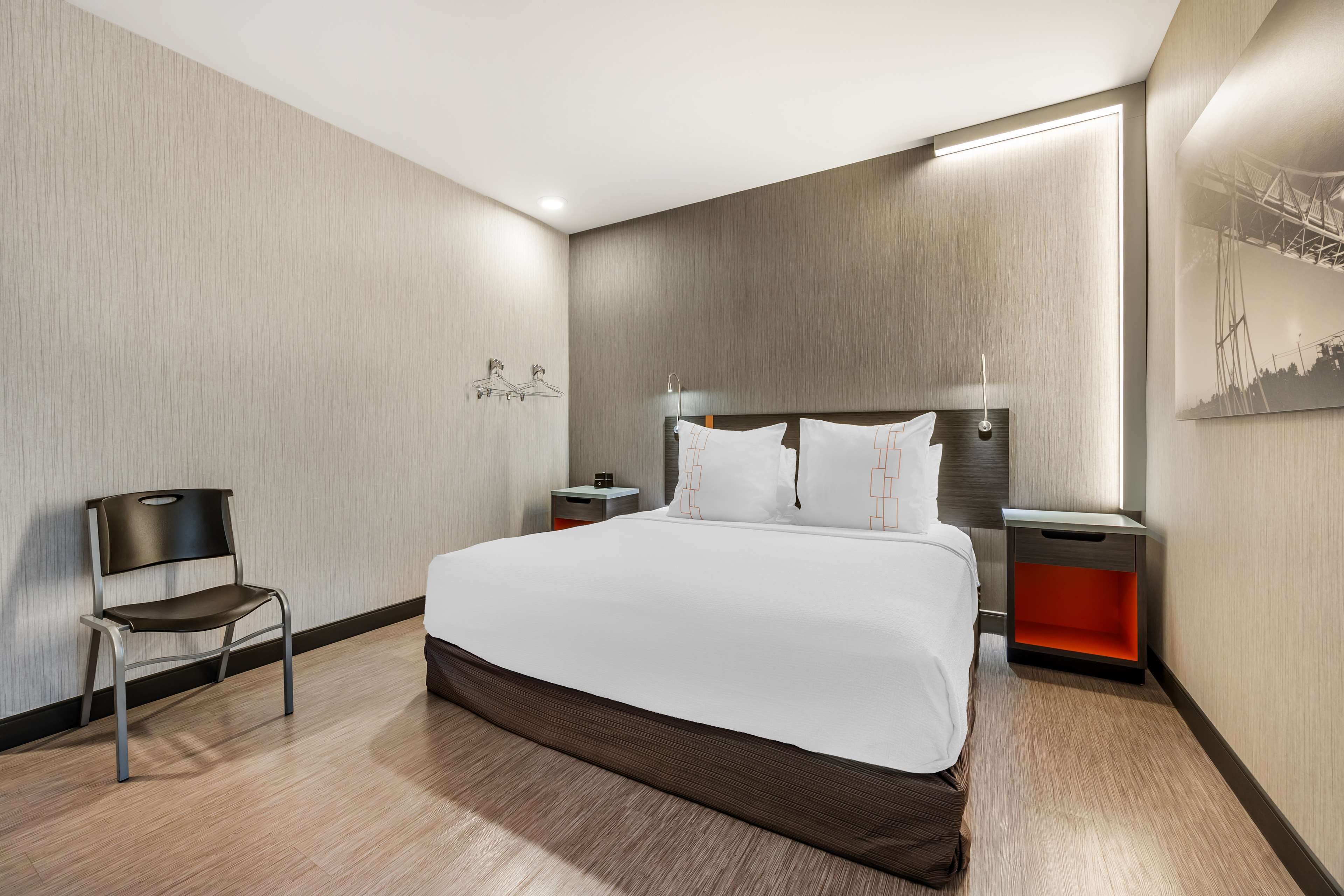 Standard Room, 1 King Bed, Accessible, Non Smoking