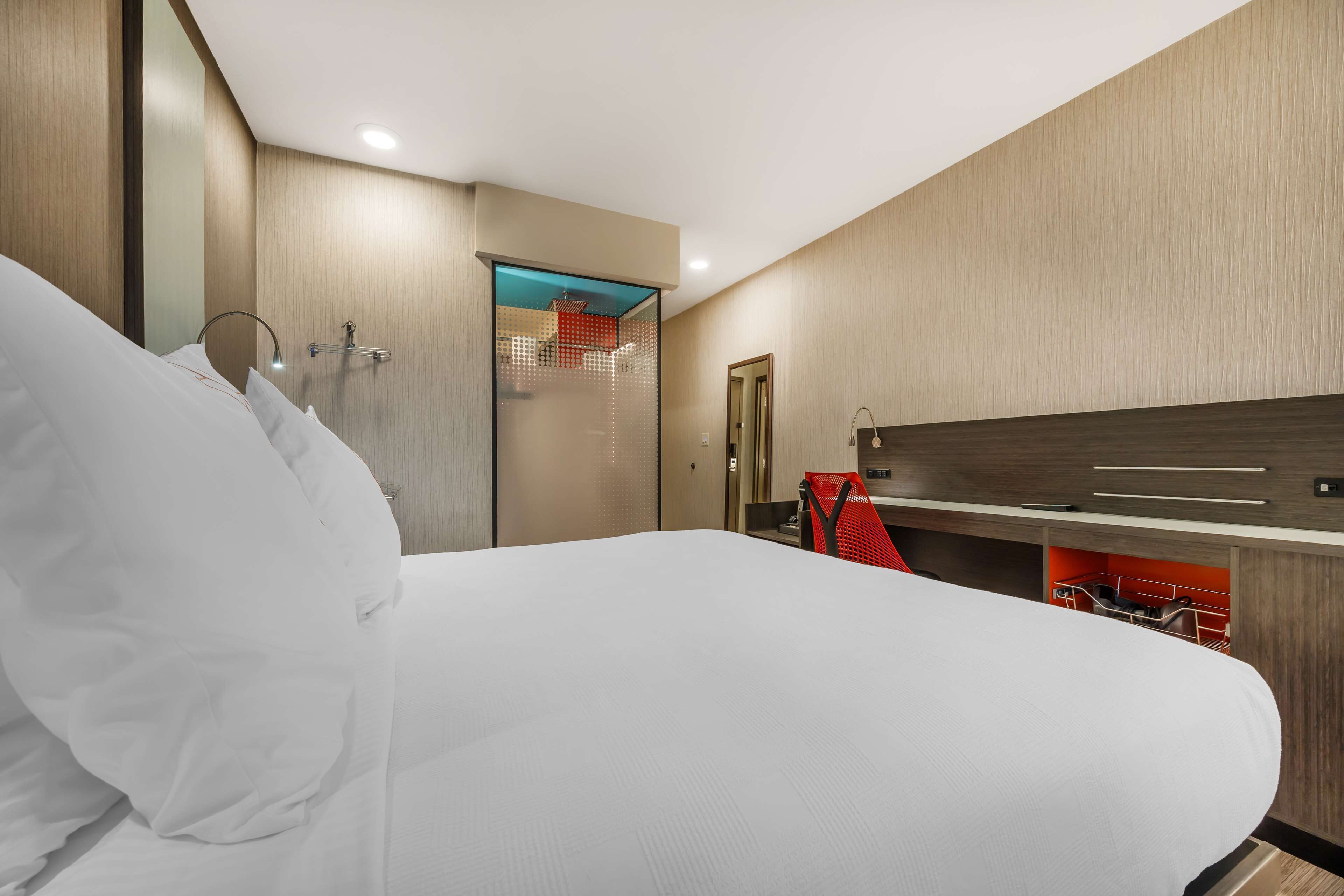 Hochwertige Bettwaren, Zimmersafe, Verdunkelungsvorhänge