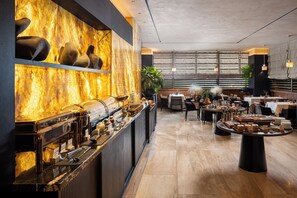 Dining - BERD'S Hotel (Chișinău)