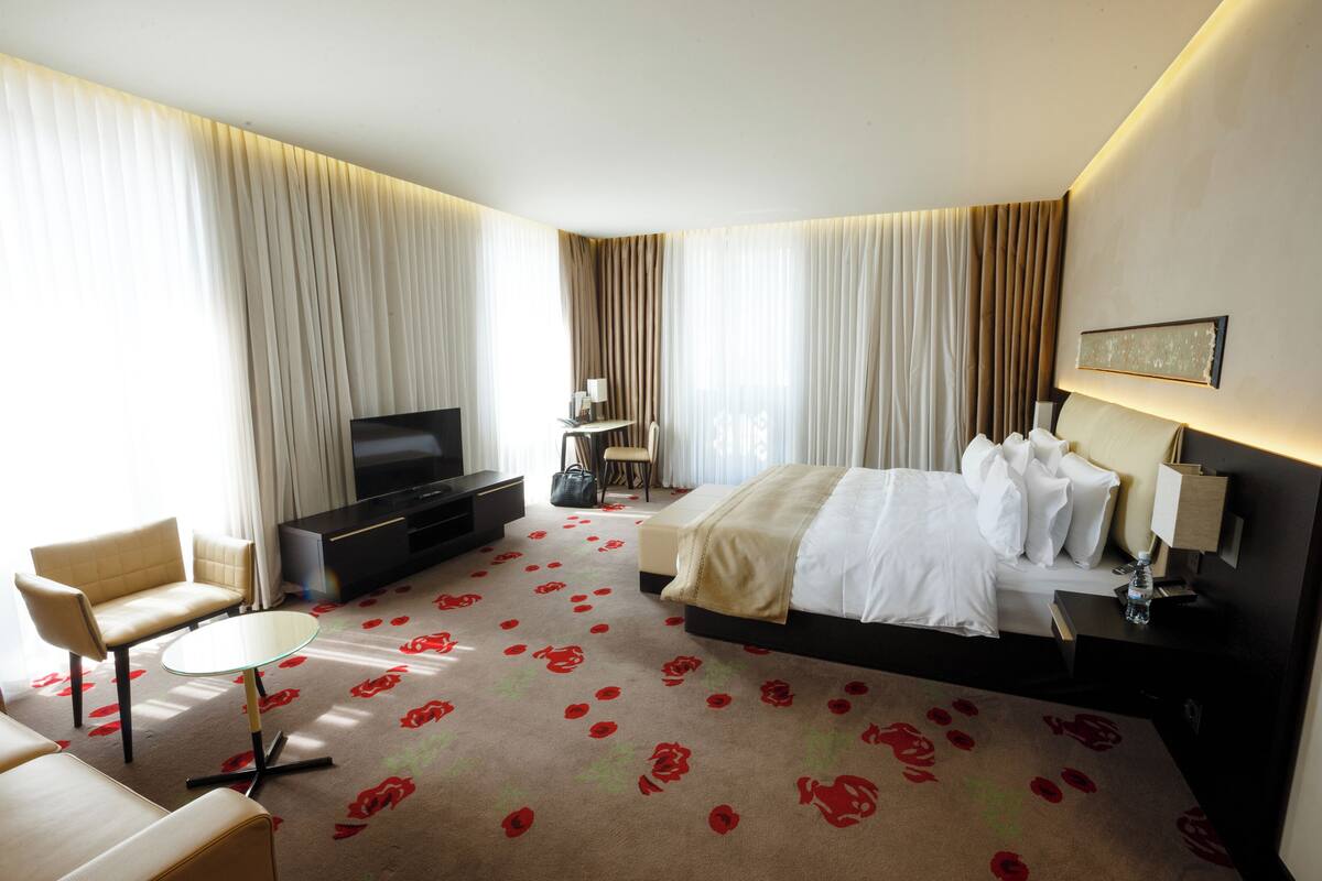 Ropa de cama de alta calidad y minibar