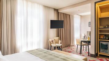 Superior Double Room | Premium bedding, minibar, in-room safe, desk
