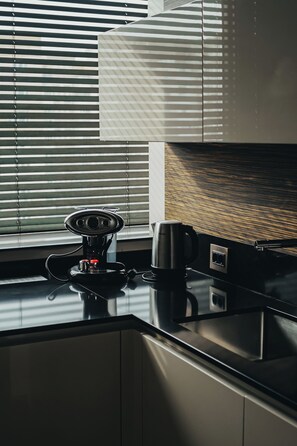 Suíte presidencial | Cozinha privada | Frigobar, micro-ondas, máquina de café expresso, chaleira elétrica