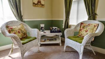 Double Room (Choptank) | Iron/ironing board, free WiFi, bed sheets