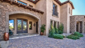 Unclassified image, 5 of 56, button - 7 Bedroom Mansion (Scottsdale)